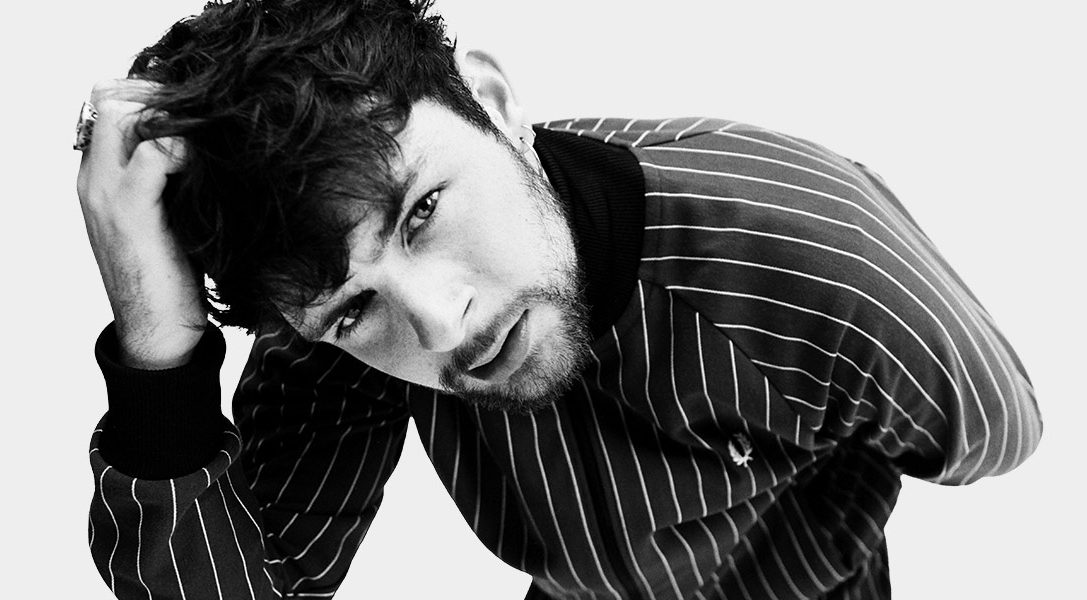 PS VR vous invite à découvrir plus en détail l’artiste britannique Tom Grennan grâce à un concert plus intime que jamais