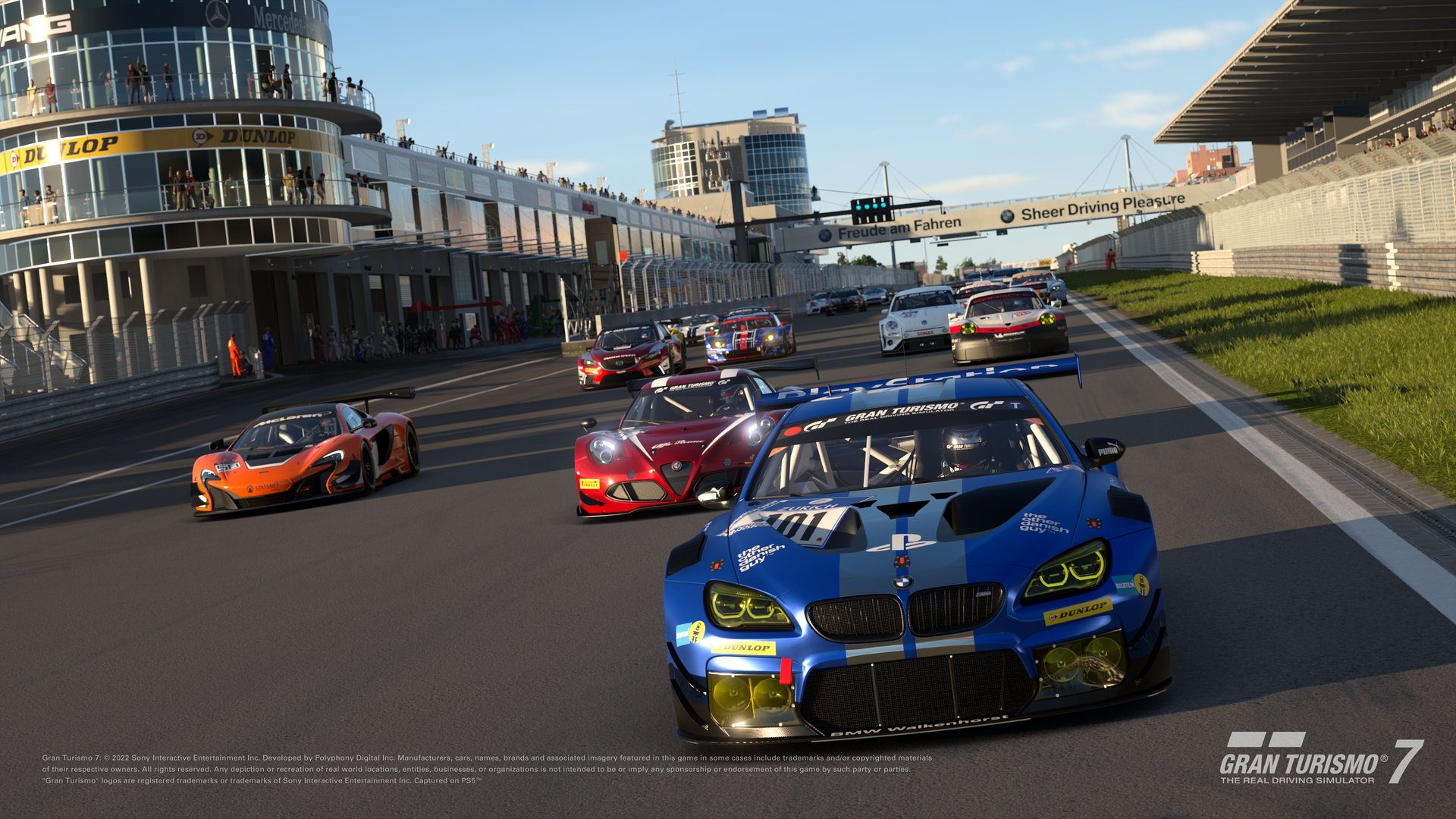 La mise à jour 1.32 de Gran Turismo 7 sera disponible demain avec 4  nouvelles voitures, deux menus supplémentaires pour le GT Café et des lieux  Scapes – PlayStation Blog en français